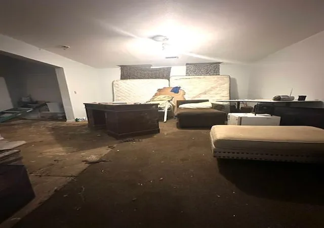Photo 4 of Sale Pending at 1211 Avenue K Avenue, Galveston, TX 77550 | MLS# 19975491 | Listing updated on 2026-09-02