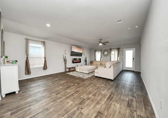 Photo 4 of Single family home for sale at 15303 Stulan Burn Dr, Humble, TX 77346 | MLS# 77011891 | Listing updated on 2026-08-30