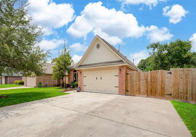 Homes for sale in Richwood, TX | 1000 Cardinal Dr, Richwood, TX 77566 | MLS# 76907104