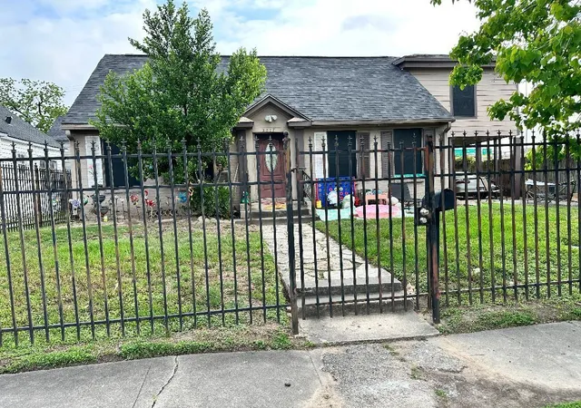 1st image of 2007 Rosewood St, Houston, TX 77004 | MLS# 93870412