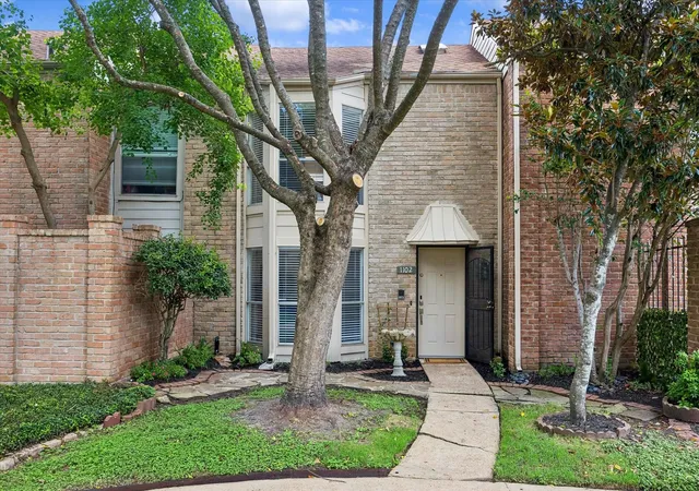 1st image of 800 Country Pl Dr #1102, Houston, TX 77079 | MLS# 18001869