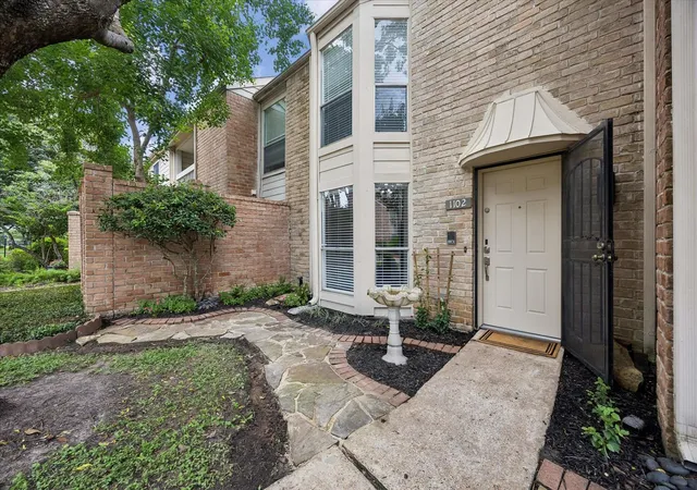 3rd image of 800 Country Pl Dr #1102, Houston, TX 77079 | MLS# 18001869