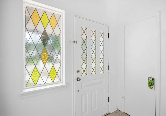 Photo 3 of Single family home for sale at 5931 Foresthaven Dr, Houston, TX 77066 | MLS# 10383427 | Listing updated on 2026-08-03