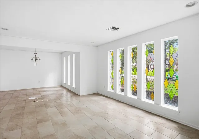 Photo 4 of Single family home for sale at 5931 Foresthaven Dr, Houston, TX 77066 | MLS# 10383427 | Listing updated on 2026-08-03