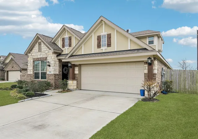 Homes for sale in Mont Belvieu, TX | 15014 Lake Shore Ave, Mont Belvieu, TX 77523 | MLS# 16080376