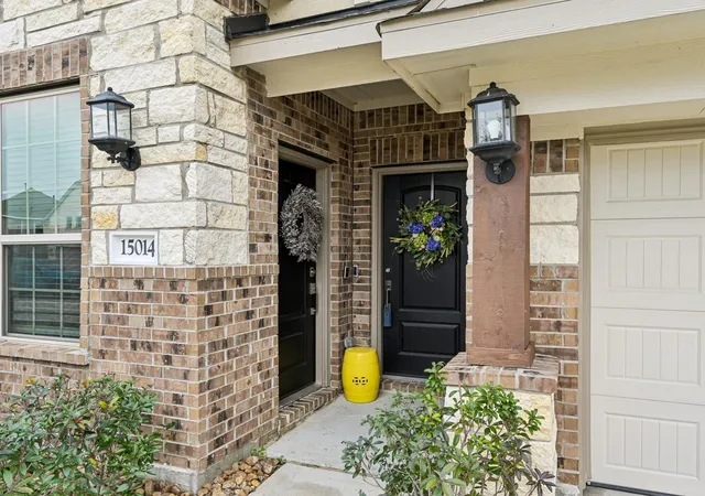 Homes for sale in Mont Belvieu, TX | 15014 Lake Shore Ave, Mont Belvieu, TX 77523 | MLS# 16080376