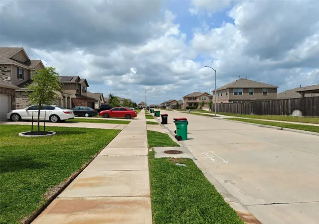 3rd image of 1270 Glendora Dr, Rosharon, TX 77583 | MLS# 47311007