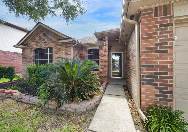 2nd image of 18135 Eganville Cir, Tomball, TX 77377 | MLS# 35037114