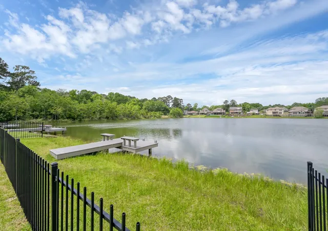 3rd image of 622 Paisley Harbor Ct, Conroe, TX 77304 | MLS# 73390581