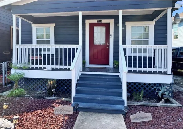 Photo 3 of Single family home for sale at 5313 Avenue K, Galveston, TX 77551 | MLS# 35727412 | Listing updated on 2026-08-28