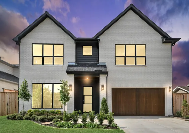 Photo 2 of Single family home for sale at 1721 Chantilly Ln, Houston, TX 77018 | MLS# 73730481 | Listing updated on 2026-09-20