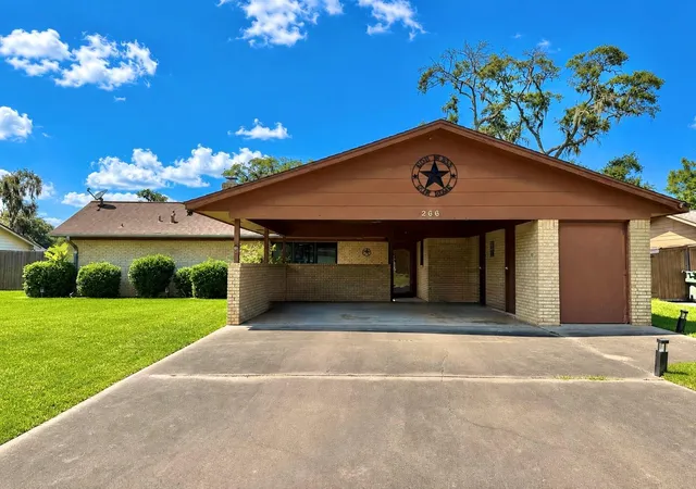 10th image of 266 Inwood Dr, West Columbia, TX 77486 | MLS# 19733818
