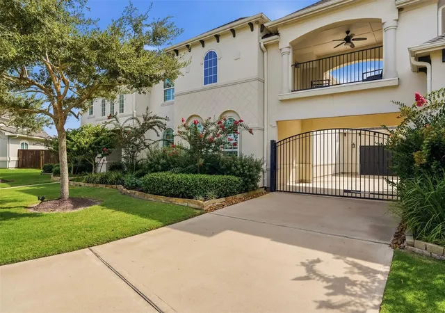 Photo 3 of Mansion for sale at 2223 Legends Way, Katy, TX 77493 | MLS# 75609752 | Listing updated on 2026-09-18