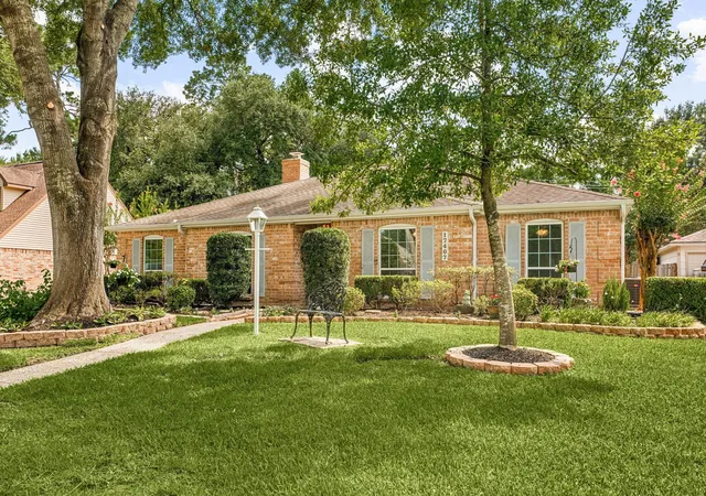 3rd image of 17407 Loring Lane, Spring, TX 77388 | MLS# 66686682