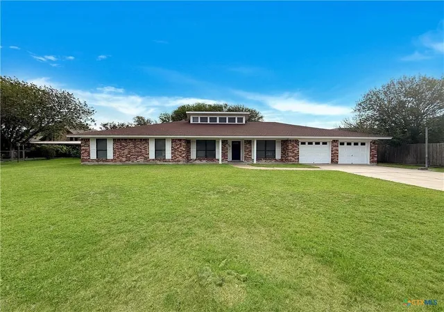 Photo 1 of Single family home for sale at 420 El Camino Real St, Port Lavaca, TX 77979 | MLS# 7952610 | Listing updated on 2026-09-20