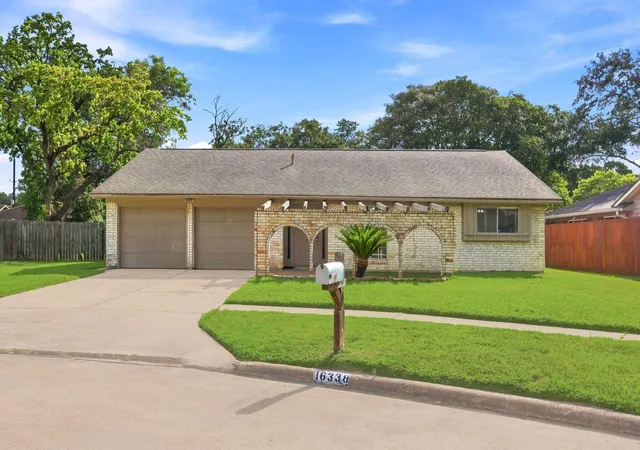 Photo 2 of Sale Pending at 16338 Autumn Wind Dr, Houston, TX 77090 | MLS# 71917737 | Listing updated on 2026-09-03