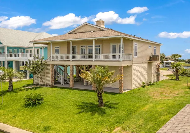 Photo 1 of Single family home for sale at 2001 Laguna Harbor Cvs Blvd, Port Bolivar, TX 77650 | MLS# 40457864 | Listing updated on 2026-09-20