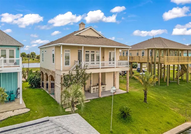 Photo 2 of Single family home for sale at 2001 Laguna Harbor Cvs Blvd, Port Bolivar, TX 77650 | MLS# 40457864 | Listing updated on 2026-09-20