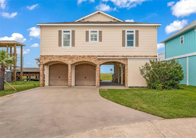 Photo 3 of Single family home for sale at 2001 Laguna Harbor Cvs Blvd, Port Bolivar, TX 77650 | MLS# 40457864 | Listing updated on 2026-09-20