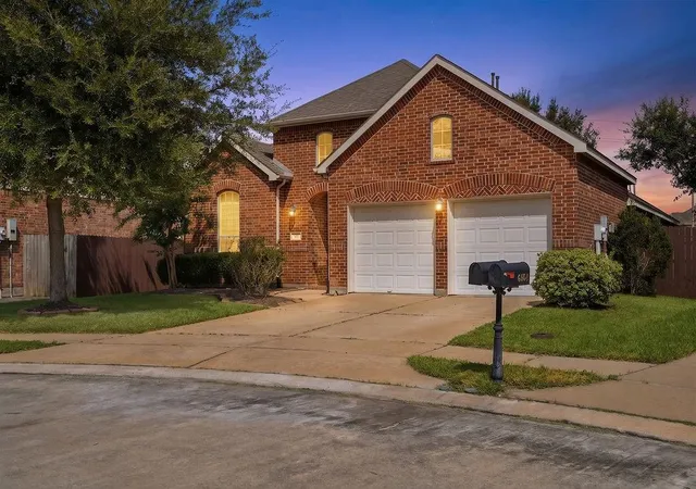 Photo 2 of Single family home for sale at 601 Chesterfield Ln, League City, TX 77573 | MLS# 81214069 | Listing updated on 2026-09-20