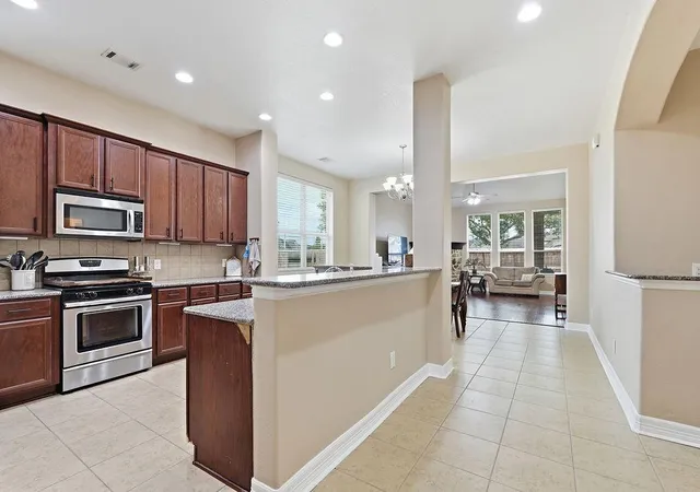 Photo 3 of Single family home for sale at 601 Chesterfield Ln, League City, TX 77573 | MLS# 81214069 | Listing updated on 2026-09-20