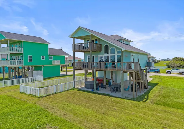 2nd image of 18603 Shaman Dr, Galveston, TX 77554 | MLS# 66598547