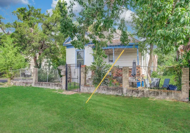 Photo 2 of Single family home for sale at 1103 Harrington St, Houston, TX 77009 | MLS# 79247218 | Listing updated on 2026-09-19