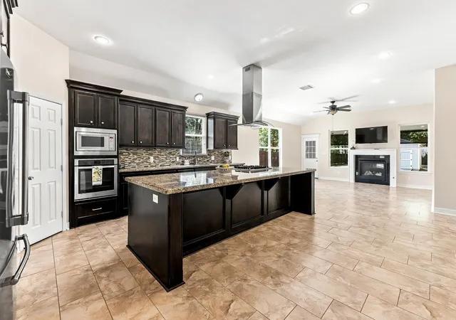 Photo 3 of Single family home for sale at 3676 Pin Oak Dr, Conroe, TX 77301 | MLS# 11580756 | Listing updated on 2026-09-20