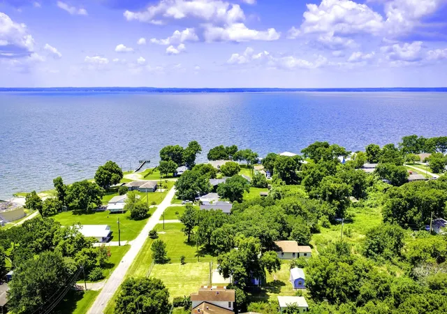 2nd image of 210 Bay Haven Blvd, Livingston, TX 77351 | MLS# 23745426