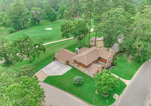 Photo 2 of Single family home for sale at 660 Hillcrest Dr, Huntsville, TX 77340 | MLS# 92537217 | Listing updated on 2026-09-15
