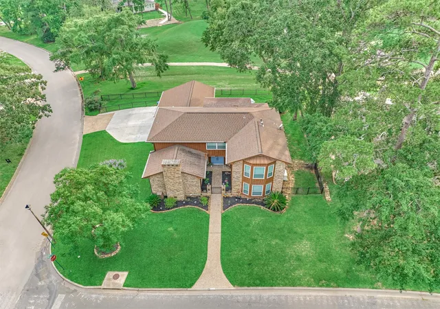 Photo 3 of Single family home for sale at 660 Hillcrest Dr, Huntsville, TX 77340 | MLS# 92537217 | Listing updated on 2026-09-15