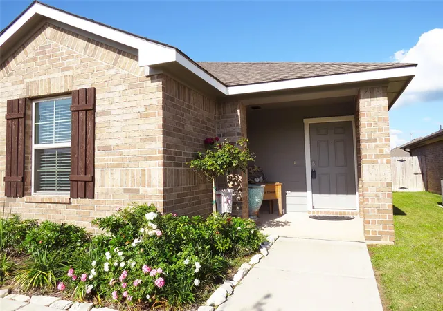 Homes for sale in Navasota, TX | 2419 Divot Lane Lane, Navasota, TX 77868 | MLS# 42030901