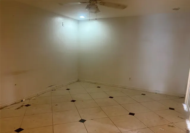 4th image of 6701 Sands Point Dr #63, Houston, TX 77074 | MLS# 10341589