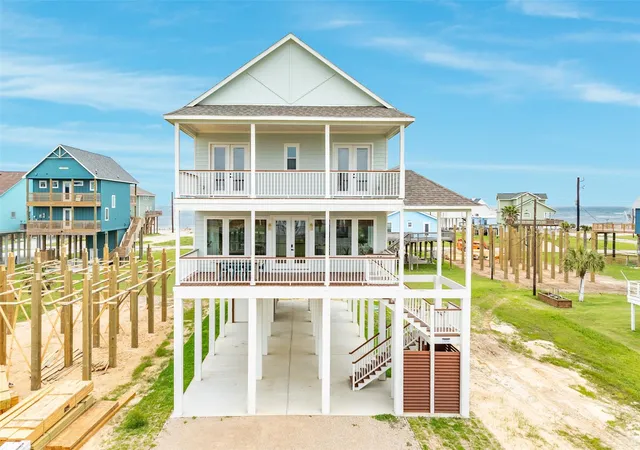 3rd image of 13010 Buccaneer Pkwy, Freeport, TX 77541 | MLS# 8706030