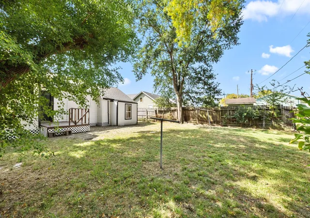 21st image of 905 Elm Ave, Pasadena, TX 77506 | MLS# 84147569