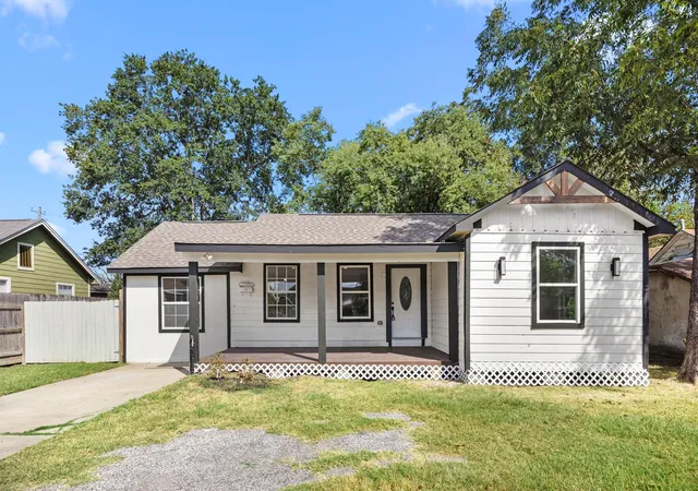 3rd image of 905 Elm Ave, Pasadena, TX 77506 | MLS# 84147569