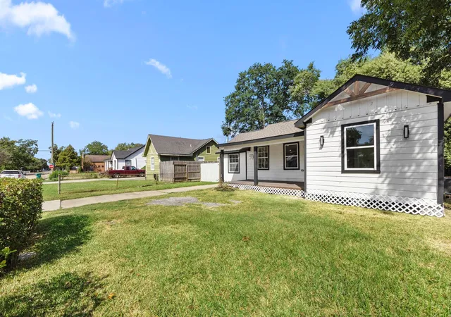 4th image of 905 Elm Ave, Pasadena, TX 77506 | MLS# 84147569
