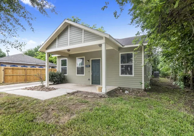 1st image of 3618 Rockingham St, Houston, TX 77051 | MLS# 52243797