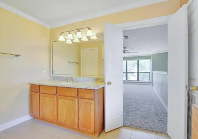 Homes for sale in Kemah, TX | 1140 Marina Bay Drive, Kemah, TX 77565 | Houzeo