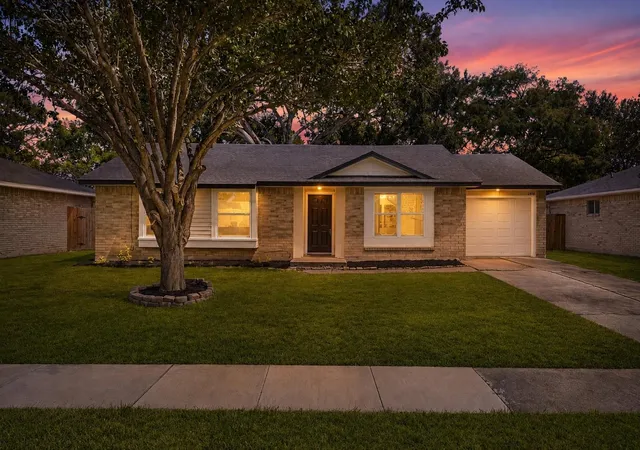 1st image of 2512 Gettysburg Dr, League City, TX 77573 | MLS# 40472963