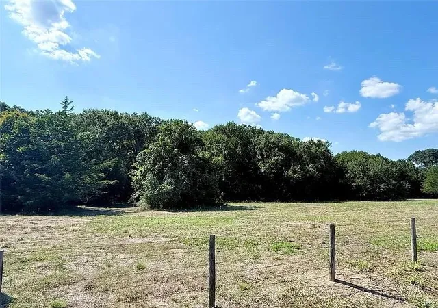 4th image of 0 Flewellen, Brenham, TX 77833 | MLS# 89575813