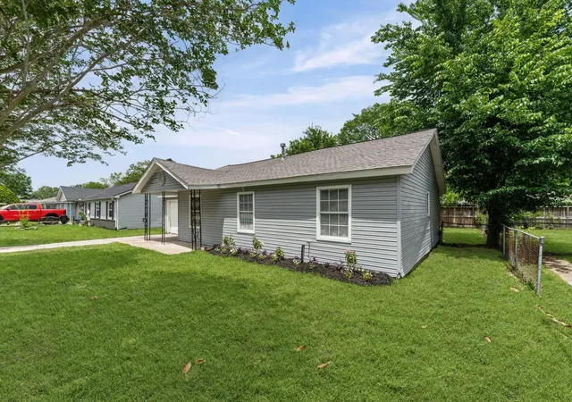 Photo 3 of Single family home for sale at 2617 Kingsdale Dr, Deer Park, TX 77536 | MLS# 69774442 | Listing updated on 2026-10-05
