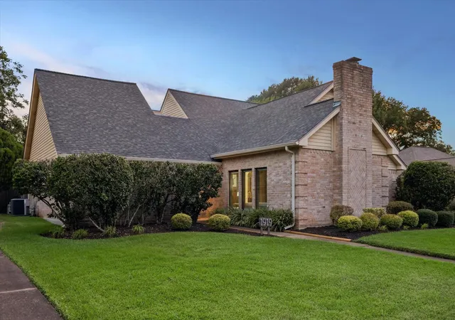 2nd image of 1919 Quarterpath Dr, Richmond, TX 77406 | MLS# 38607271
