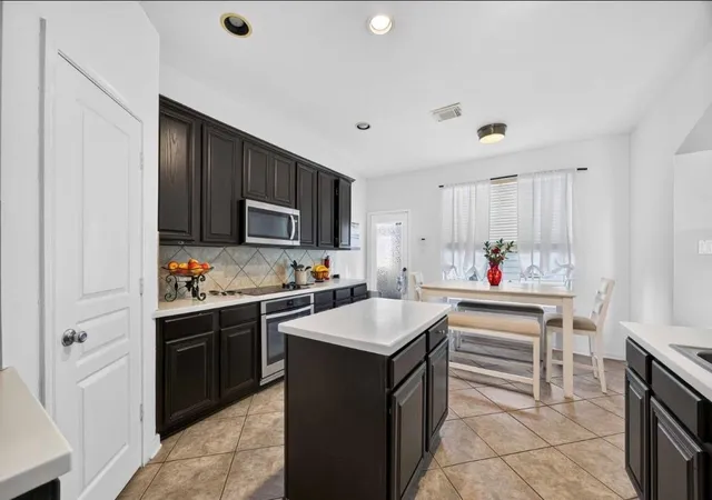 5th image of 9903 Sand Dollar Dr, Houston, TX 77065 | MLS# 31271907