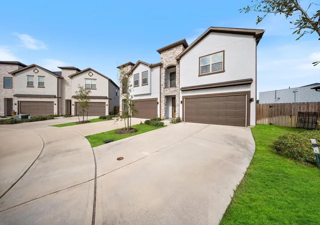 Photo 2 of Townhouse for sale at 2015 Olivos St, Missouri City, TX 77459 | MLS# 90636722 | Listing updated on 2026-09-01