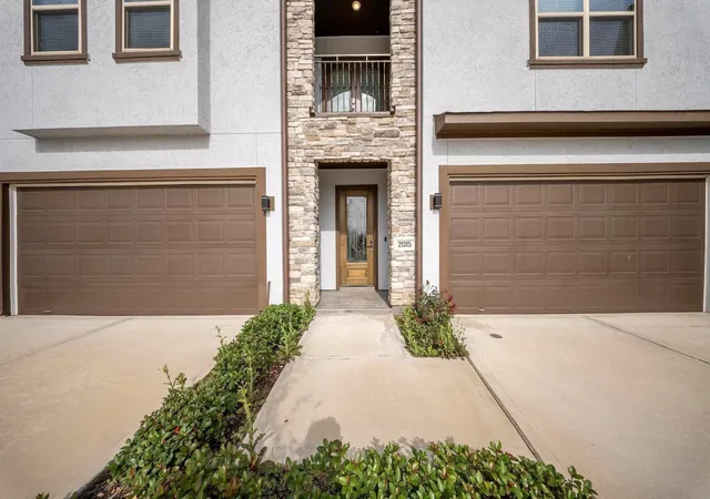 Photo 3 of Townhouse for sale at 2015 Olivos St, Missouri City, TX 77459 | MLS# 90636722 | Listing updated on 2026-09-01