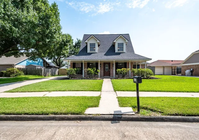 2nd image of 4711 Burning Tree Dr, Baytown, TX 77521 | MLS# 58101447