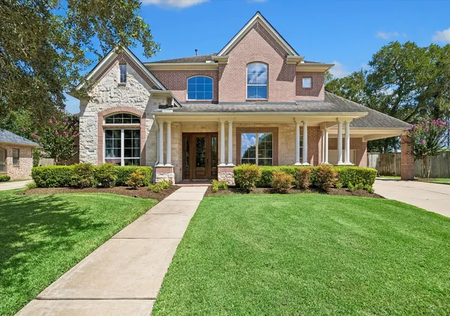 2nd image of 1602 Hill Spring Dr, Sugar Land, TX 77479 | MLS# 60295275