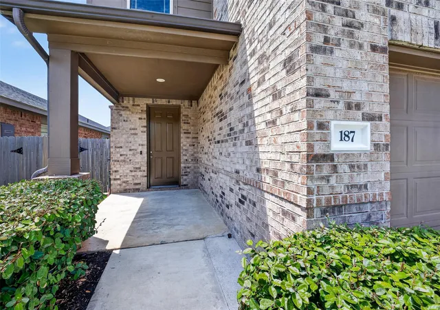 Photo 4 of Single family home for sale at 187 Lucky Manor Ln, La Porte, TX 77571 | MLS# 85269086 | Listing updated on 2026-08-31