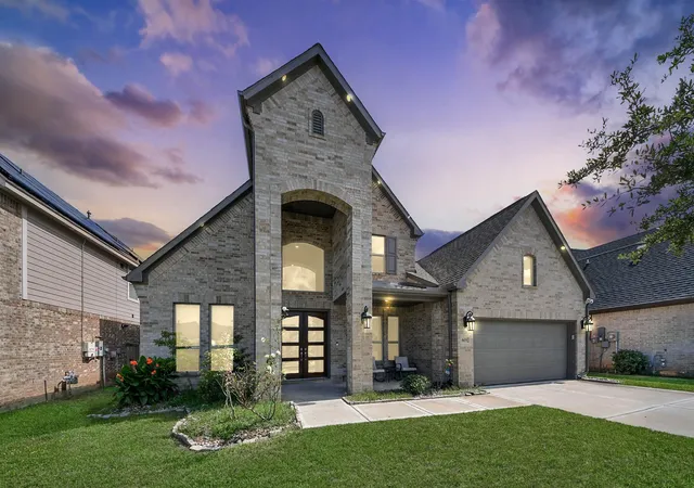 Photo 3 of Single family home for sale at 603 Beachman Shore Ln, La Porte, TX 77571 | MLS# 21237897 | Listing updated on 2026-08-20